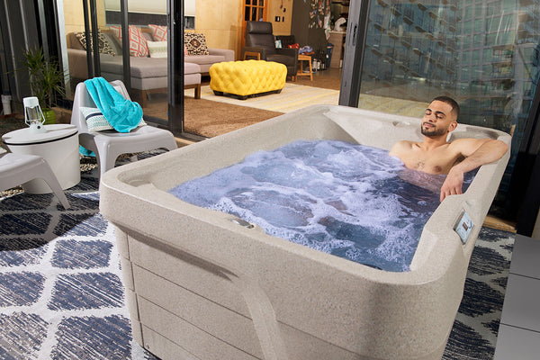 2-person hot tub Freeflow Spas